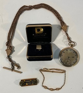 lot 172 image: Vintage Antique Mens Elgin 1917 Pocket Watch Tie Tack WWII Pin