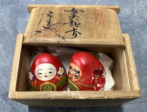 lot 226 image: 1940s Japanese Daruma Dolls Paper Machete