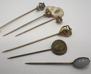 lot 195 image: Lot of Six Vintage Stick Pins Hat Pins