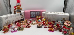 lot 220 image: Large LOT of Valentines Day Decor - Resin and Ceramic Novelty Decor