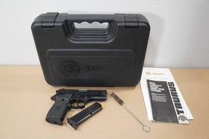 lot 1C image: Taurus PT-908 9mm Semi-Auto Pistol - 2 Magazines