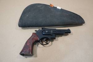 lot 6 image: Crosman Model 38C Air Pistol