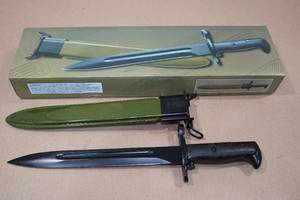 lot 17 image: 15.75 Bayonet Replica