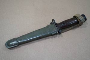 lot 19 image: AET 1960 Italian Carbine Bayonet with Scabbard