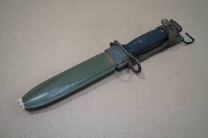 lot 20 image: US M7 Bayonet with M8A1 BM Co Scabbard