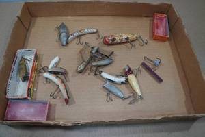 lot 38 image: Assorted Vintage Lures