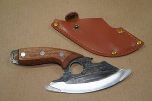 lot 51 image: Carbon Steel Finger Hole Belt Knife