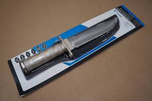lot 52 image: Gordon SurvivalHunting Knife