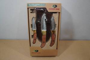 lot 54 image: Mossy Oak 3-Pack Wood Handle Fixed Blade Knife Set