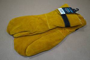 lot 99 image: Hand Armor Suede Cowhide Snowmobile Mittens -XL