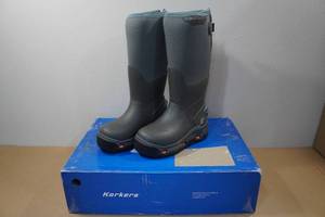 lot 115 image: Korkers Neo Arctic Womens Rubber Winter Boots -Size 7