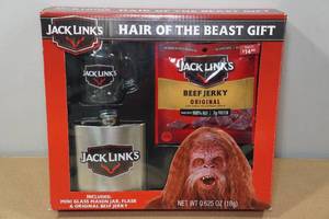 lot 124 image: Jack Links Hair of the Beast Gift Set