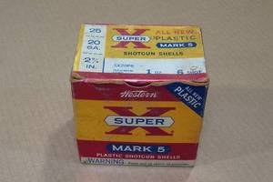 lot 194 image: 23 Western Super-X Mark 5 20 Gauge 2-34 6 Shot Shotshells