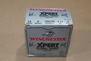 lot 205 image: 25 Winchester Xpert 12 Gauge 3 Steel 4 Shot Shotshells