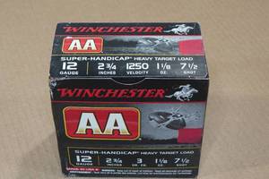 lot 222 image: 25 Winchester AA 12 Gauge 2-34 Super Handicap Heavy Target 7-12 Shot Shotshells