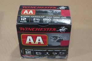 lot 223 image: 25 Winchester AA 12 Gauge 2-34 Super Handicap Heavy Target 7-12 Shot Shotshells