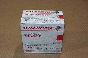lot 225 image: 25 Winchester Super Target 12 Gauge 2-34 Heavy Target 7-12 Shot Shotshells