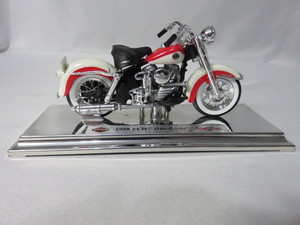 lot 30 image: 1958 FLP Duel Glide  118 scale die...