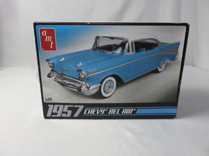 lot 43 image: &nbsp1957 Chevy BelAir NewOld Stock 125 Scale Model Kit