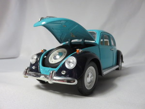 lot 47 image: 1967 Volkswagen Beetle Diecast 18 scale