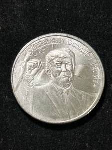 1 TROY OZ .999 FINE SILVER DONALD TRUMP ROUND