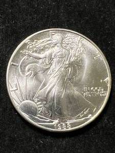 1988 AMERICAN SILVER EAGLE 1 TROY OZ .999 FINE SILVER