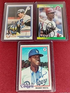 lot 7 image: (3) Vintage In Person Baseball Autograph Cards