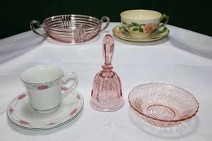 lot 9 image: 1930s Anchor Hocking Manhattan Pink Depression Ribbed Handled Nappy Bowl, Fenton() Art Glass Bell Etc