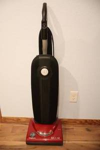 lot 96 image: Riccar SupraLite Upright Vacuum