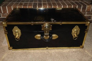 lot 50 image: Vintage Metal Storage Travel Trunk