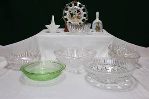 lot 52 image: Home DeCorCrystal Uranium Heart Basket Bowl Candy Dish Etc