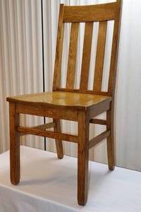 lot 107 image: Antique Quarter-Sawn Oak Slat-Back Chair