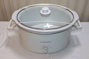 lot 118 image: Kitchen EssentialsHamilton Beach 6.5 Qt Roaster Oven
