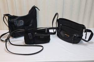 lot 134 image: ClothingAccessoriesBlack Designer-Style Handbags Purse Leather Durable Material Crossbody Shoulder Bag