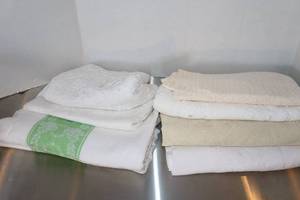 lot 167 image: Vintage Table Linens