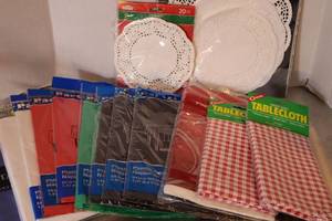lot 168 image: Entertaining EssentialsPlastic Heavy Vinyl Tablecloths