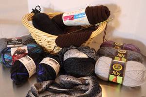 lot 170 image: Bulk Crocheting YarnLion Brand Jiffy - Loops & Threads Charisma wProjects Started