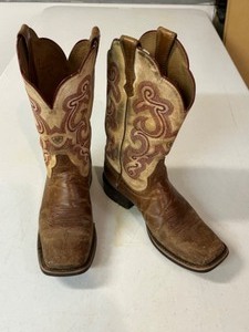 lot 282 image: Ariat Size 7.5 Cowboy Boots