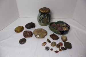 lot 188 image: Collectible Pottery and Rocks
