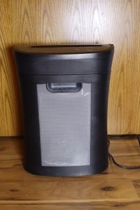 lot 190 image: Royal Crosscut Paper Shredder HQ 12X