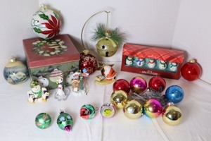 lot 215 image: Home DeCorChristmas Holiday Winter DeCor