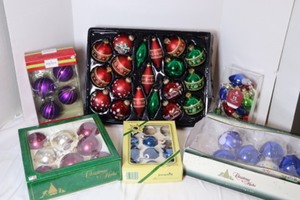 lot 214 image: Home DeCorChristmas Holiday Winter DeCor