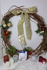 lot 205 image: Home DeCorChristmas Holiday Winter Candles Crystal Etc