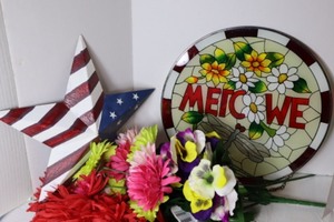 lot 262 image: Wall DeCorSpring Patriotic DeCor