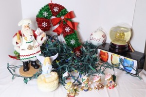 lot 252 image: Home DeCorHoliday Winter Christmas