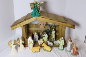 lot 250 image: Home DeCorHoliday Winter Christmas Nativity Crche
