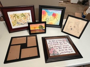 lot 283 image: Photo Frames And Art