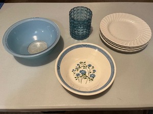 lot 12C image: Collectible Pyres Bowls Etc