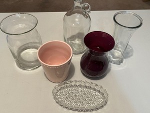 lot 13C image: Collectible Flower Vases and Crystal Dish Ashtray...
