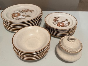 lot 20E image: Collectible Vintage Stoneware Dishes...